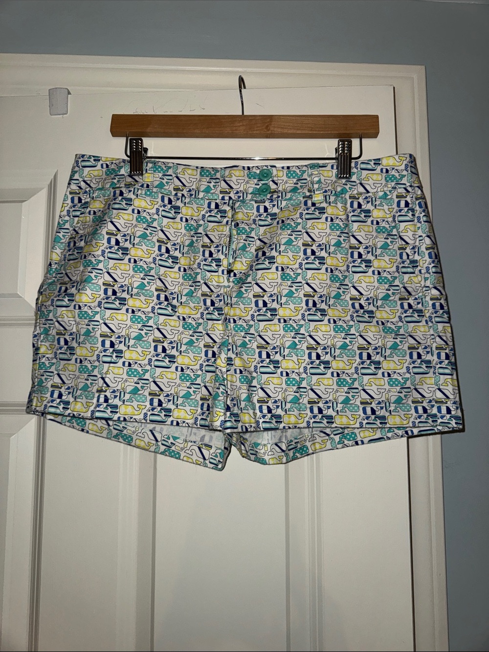 Vineyard Vines Printed Cotton Shorts in White, Blue & Yellow